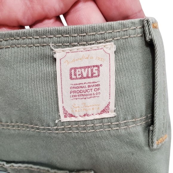 Y2K Levi’s Bermuda Length Shorts Twill Size 10 Mid Rise Jorts Soft Grunge - Picture 10 of 13